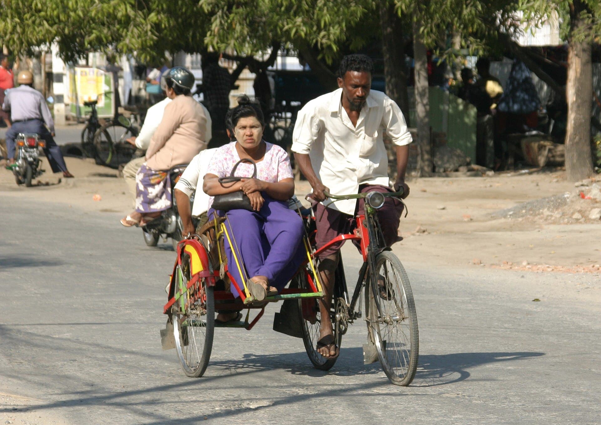 Mandalay-Transport-28-Trishaw-gje