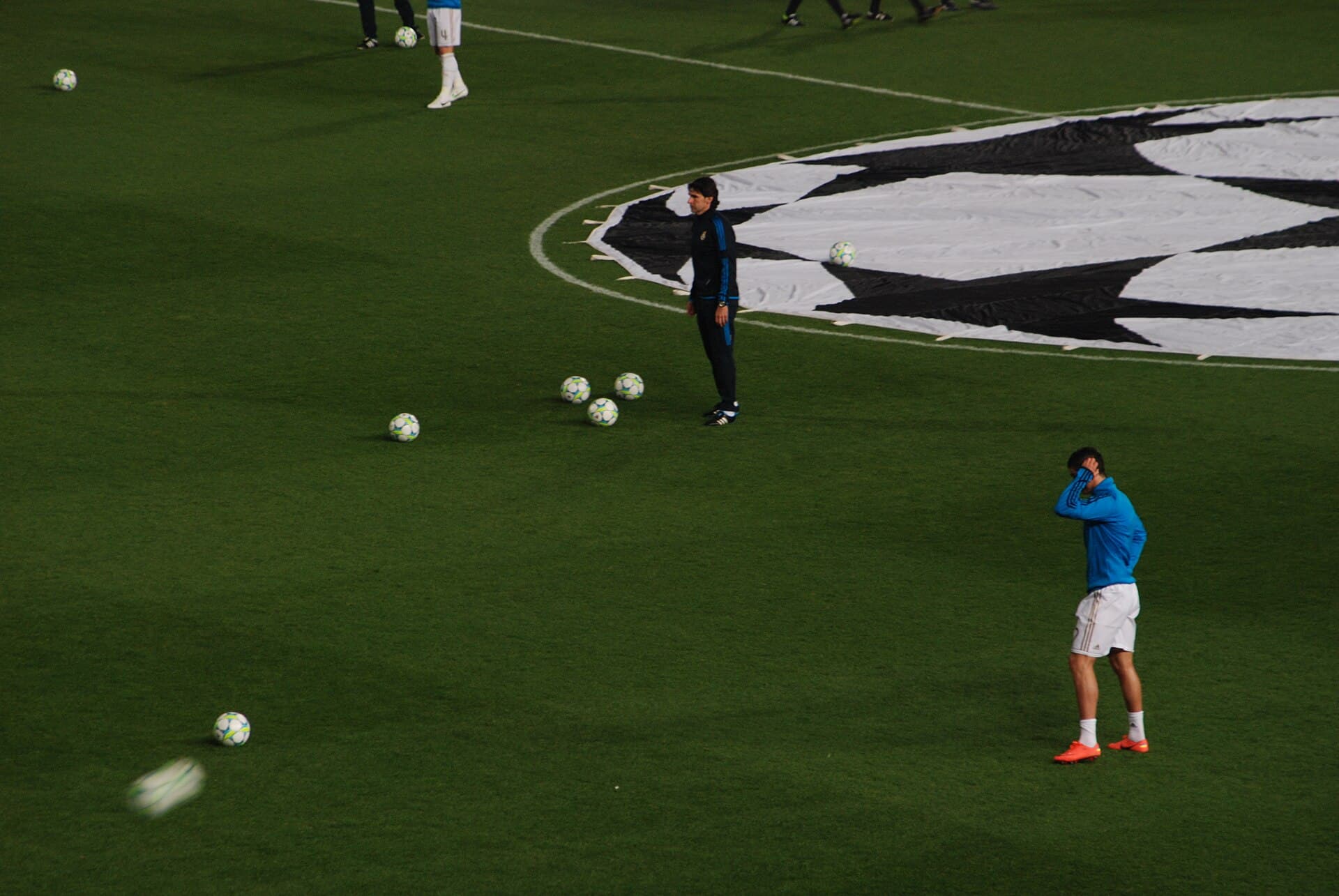 APOEL - real madrid (7025867771)