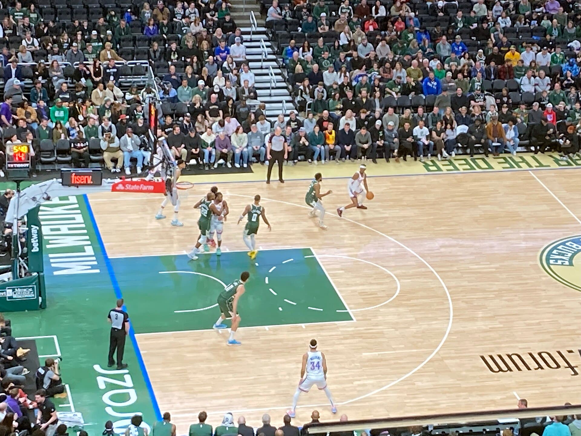 Oklahoma City Thunder vs. Milwaukee Bucks March 2024 07 (in-game action)
