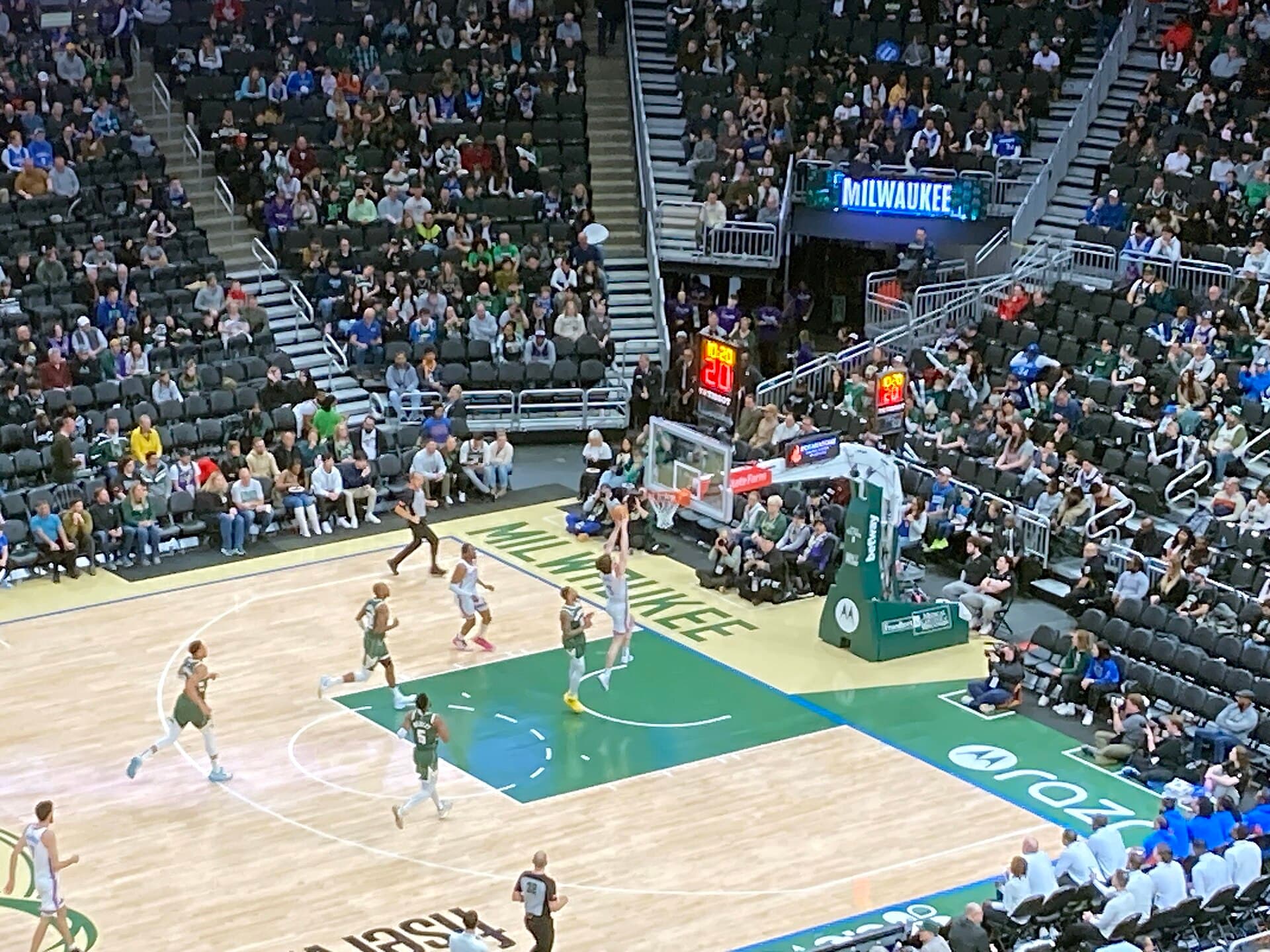Oklahoma City Thunder vs. Milwaukee Bucks March 2024 11 (in-game action)