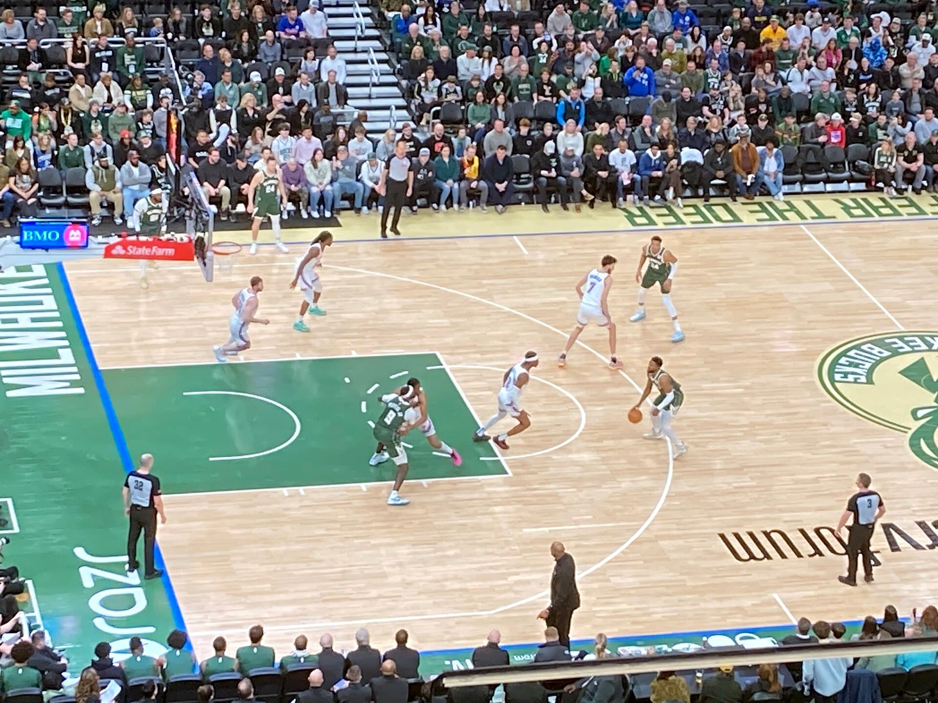 Oklahoma City Thunder vs. Milwaukee Bucks March 2024 13 (in-game action)