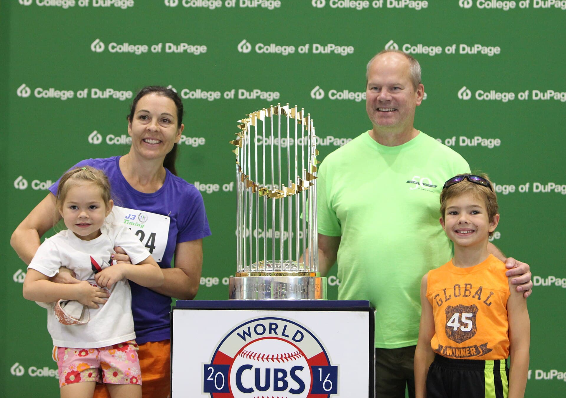 Chicago Cubs Championship Trophy Visits COD Food Truck Rally-Sunset 5K 2017 151 (37243746996)