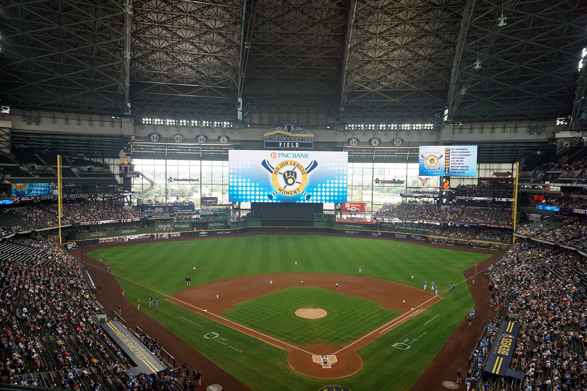 Cleveland Guardians vs. Milwaukee Brewers August 2024 02 (American Family Field)